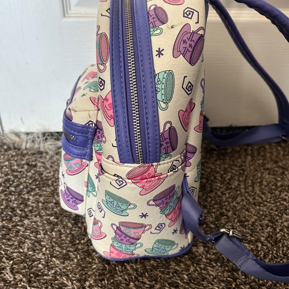 New lounge fly Disney’s tea, cups, backpack purse, Alice in Wonderland - Picture 3 of 5